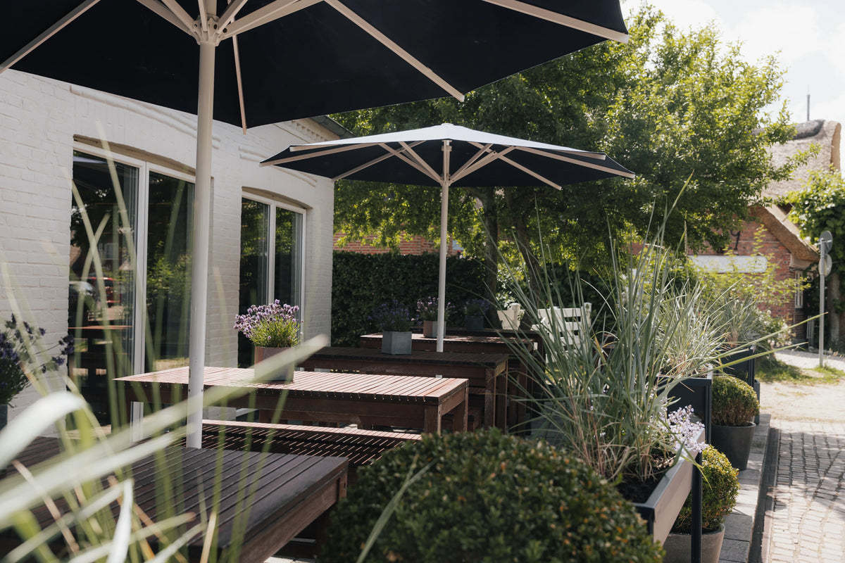 Terrasse der Namine Witt in Nieblum auf Föhr, Arbeiten in der Gastronomie